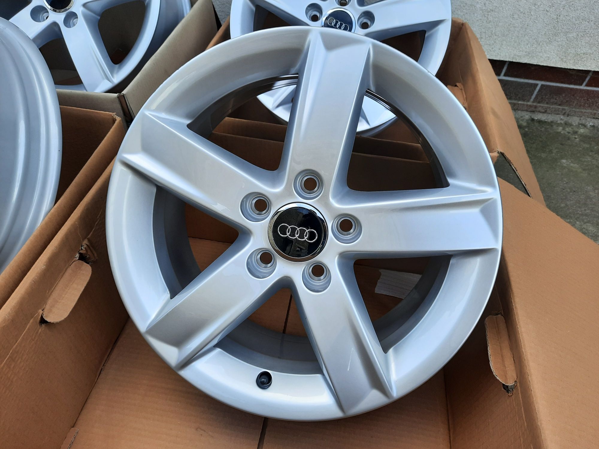 Alufelgi NOWE 16 AUDI 5x112 A3 A4 B5 B6 B7 B8 A6 C5 C6 Q3 TT OEM