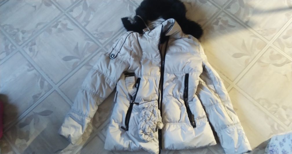Куртка  зимня  з рукавичками
