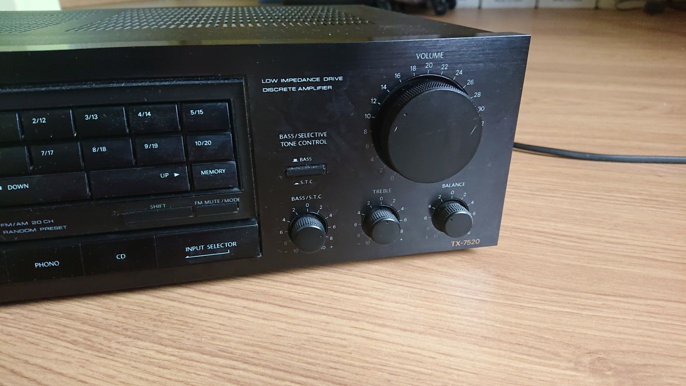 Amplituner Onkyo tx 7520