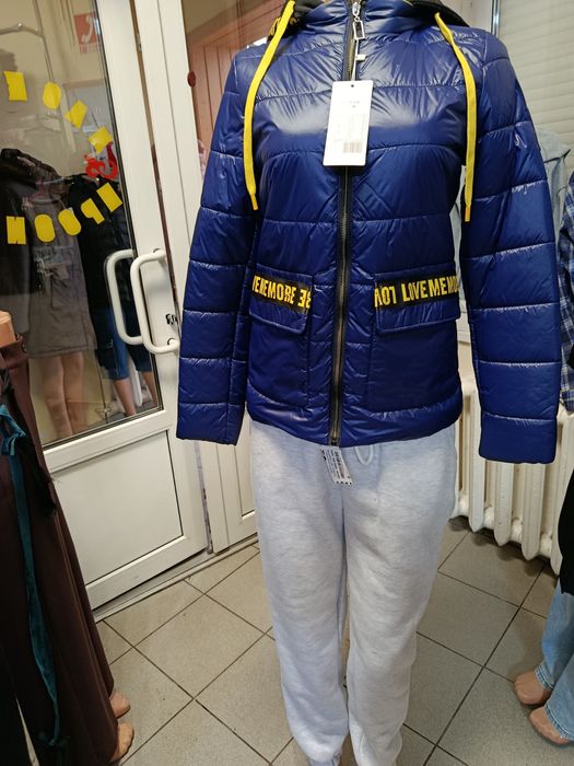 Жіноча осіння куртка