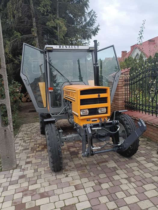 Ciągnik rolniczy Renault 651 S z TUZEM