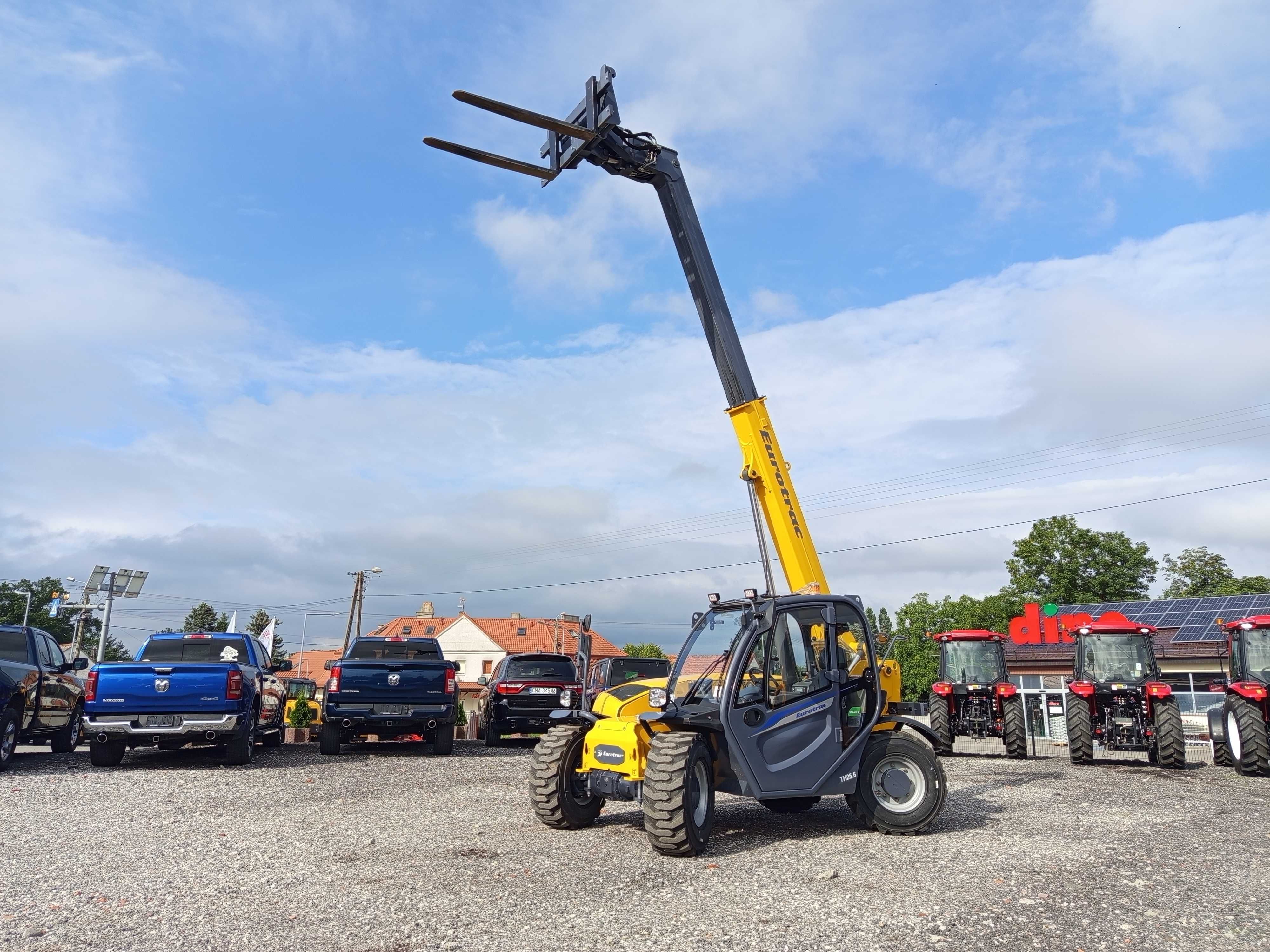 Ładowarka teleskopowa EUROTRAC TH25.6, Udźwig 2,5 T, wys. pod. 5,6 m