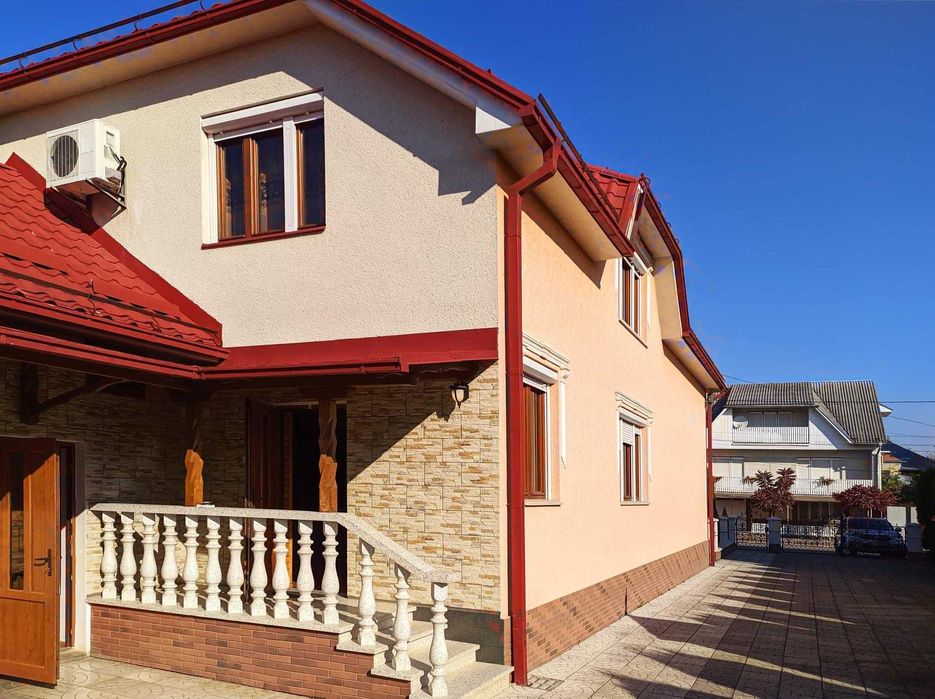 Продається будинок з торговими точками в с. Вишково