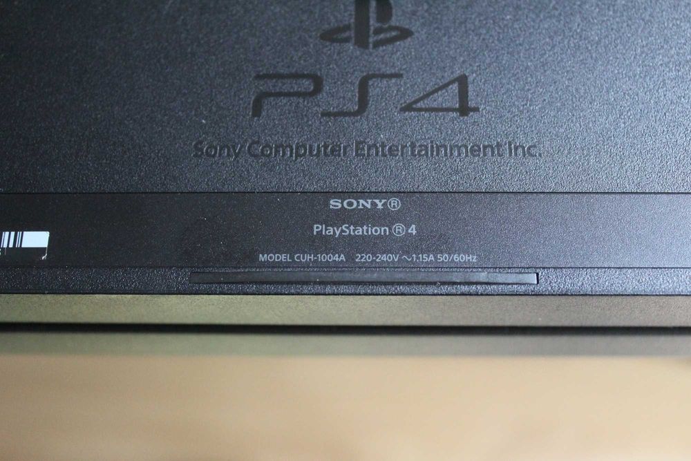 PlayStation 4 fat 500gb + nieoryginalny pad, nie czyta Blu-ray