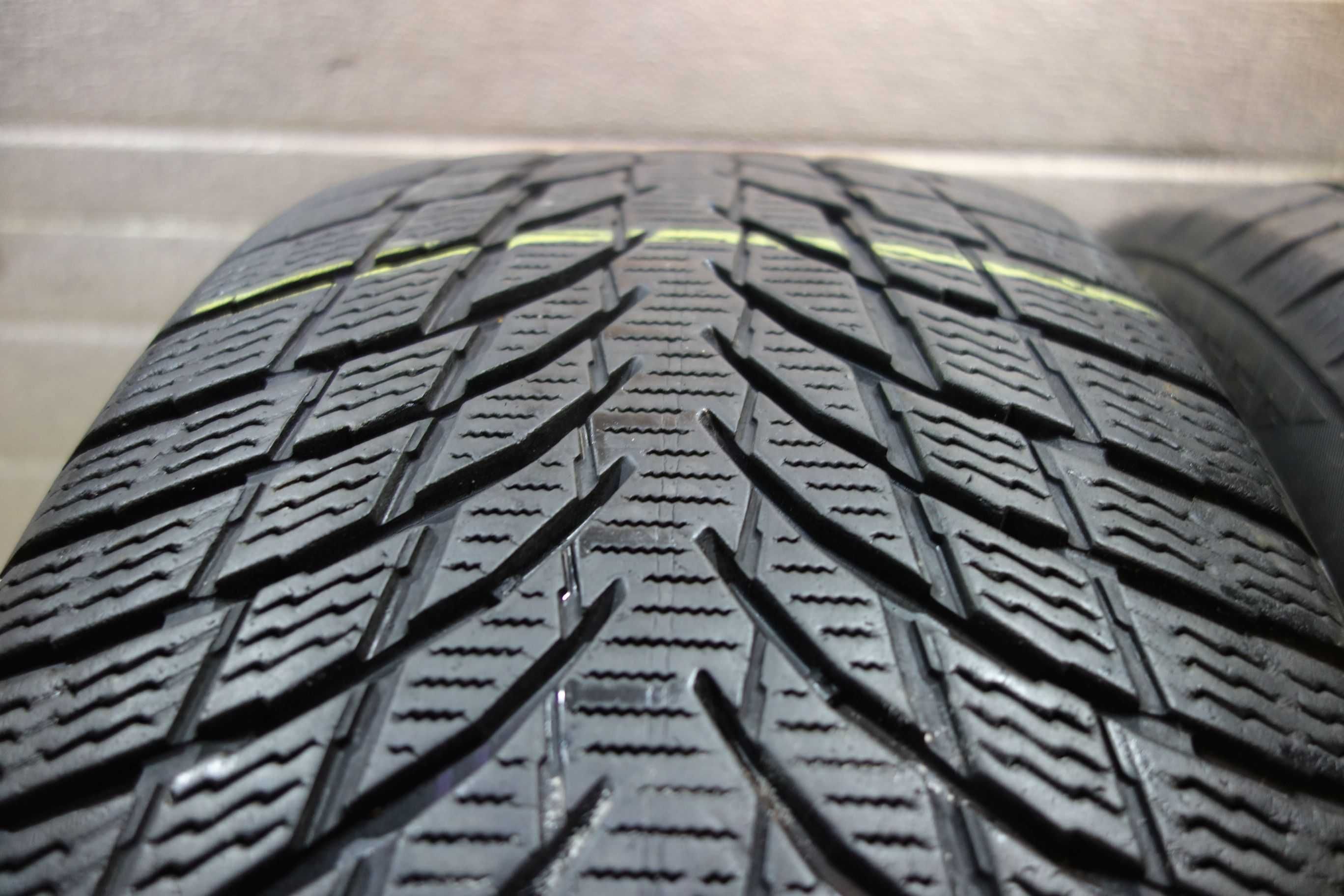 235/45R18 Opony zimowe używane Nokian WR Snowproof (G21)