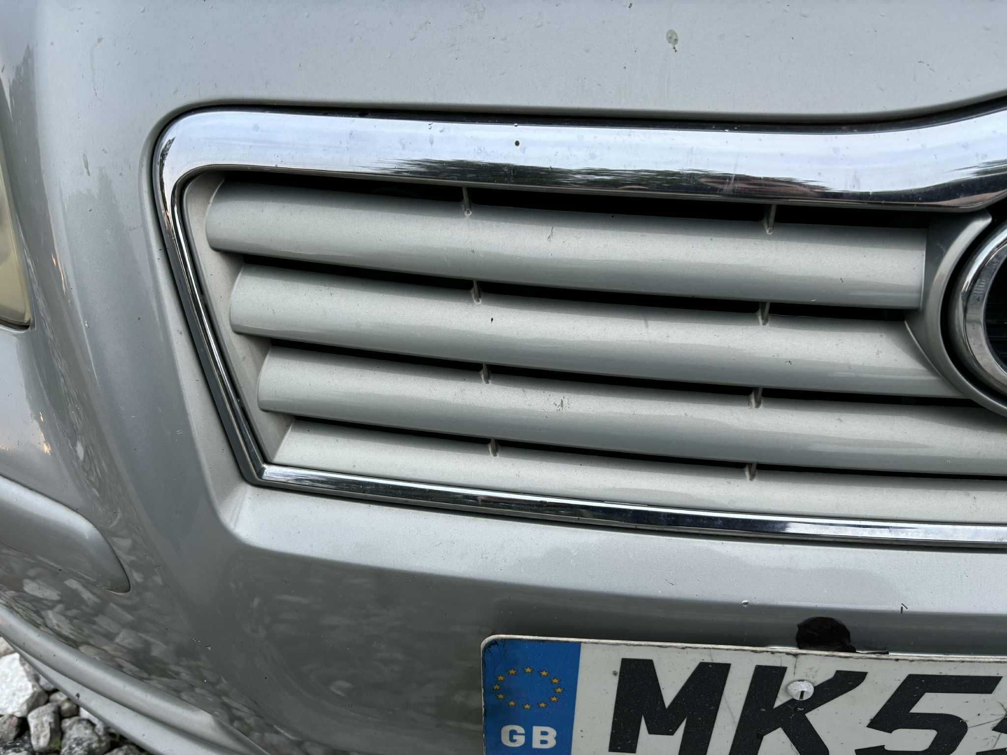 Atrapa zderzaka przedniego 6T1 Toyota Avensis II T25 03-06