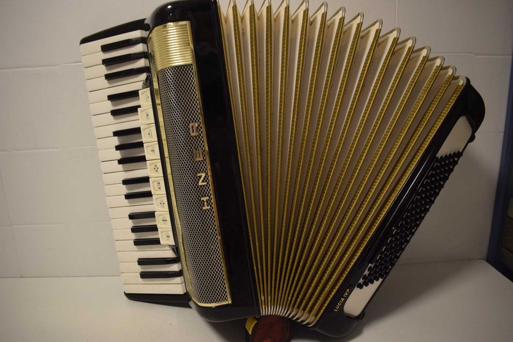 Acordeao Hohner Lucia IV P 4 Voz 96 Baixos, N.251