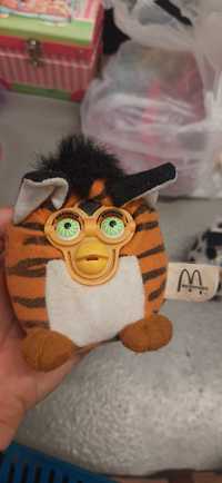 Małe zabawki Furby z McDonalds