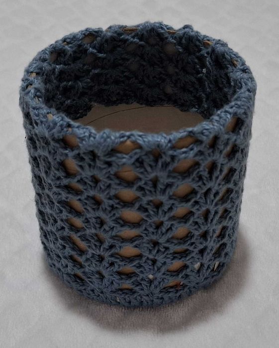 Pojemnik na długopisy, kredki, 9x8,5cm, praca plastyczna (Handmade)