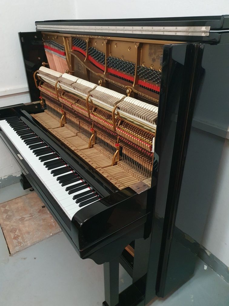 Pianino Steinway & Sons, najwyższa półka. Obniżka ceny o 13 tys..
