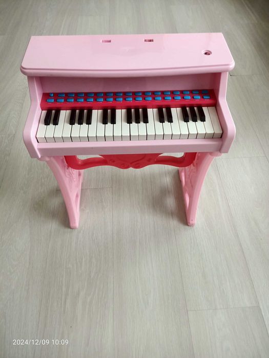 Дитяче  піаніно рожеве