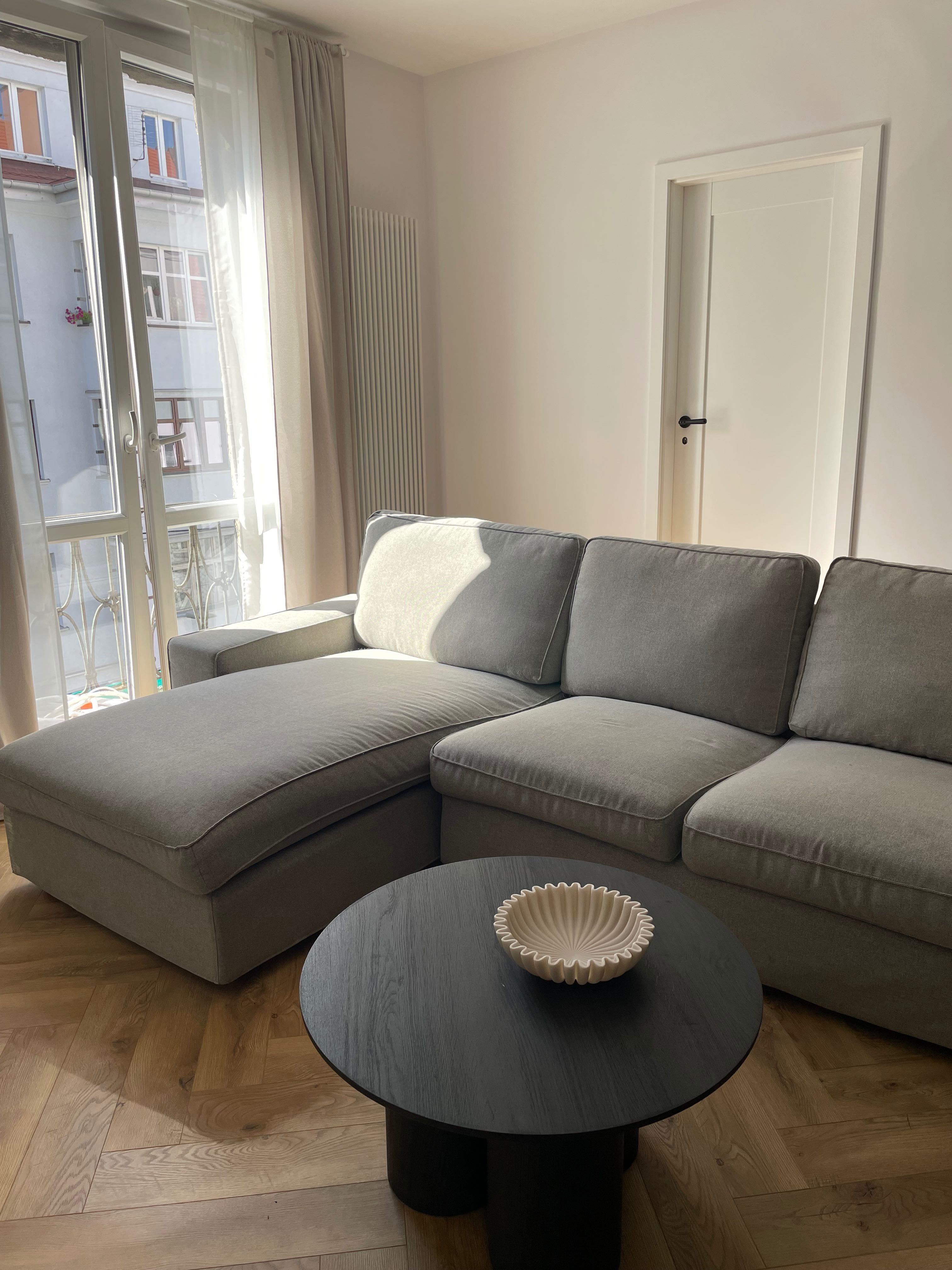 KIVIK
Sofa 3-osobowa z szezlongiem, Tibbleby beżowy/szary