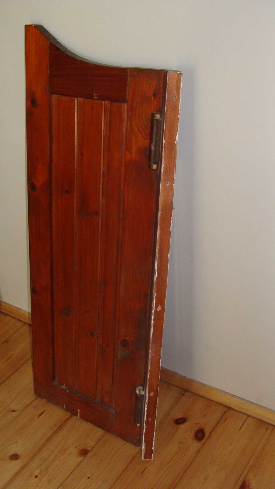 Drzwi wahadłowe drewniane stylizowane