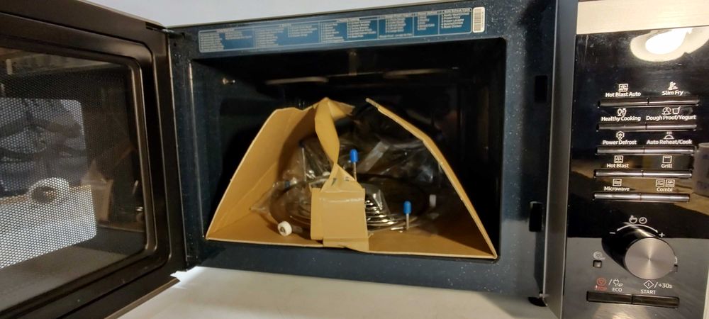 Kuchenka mikrofalowa z grillem Samsung   G-311