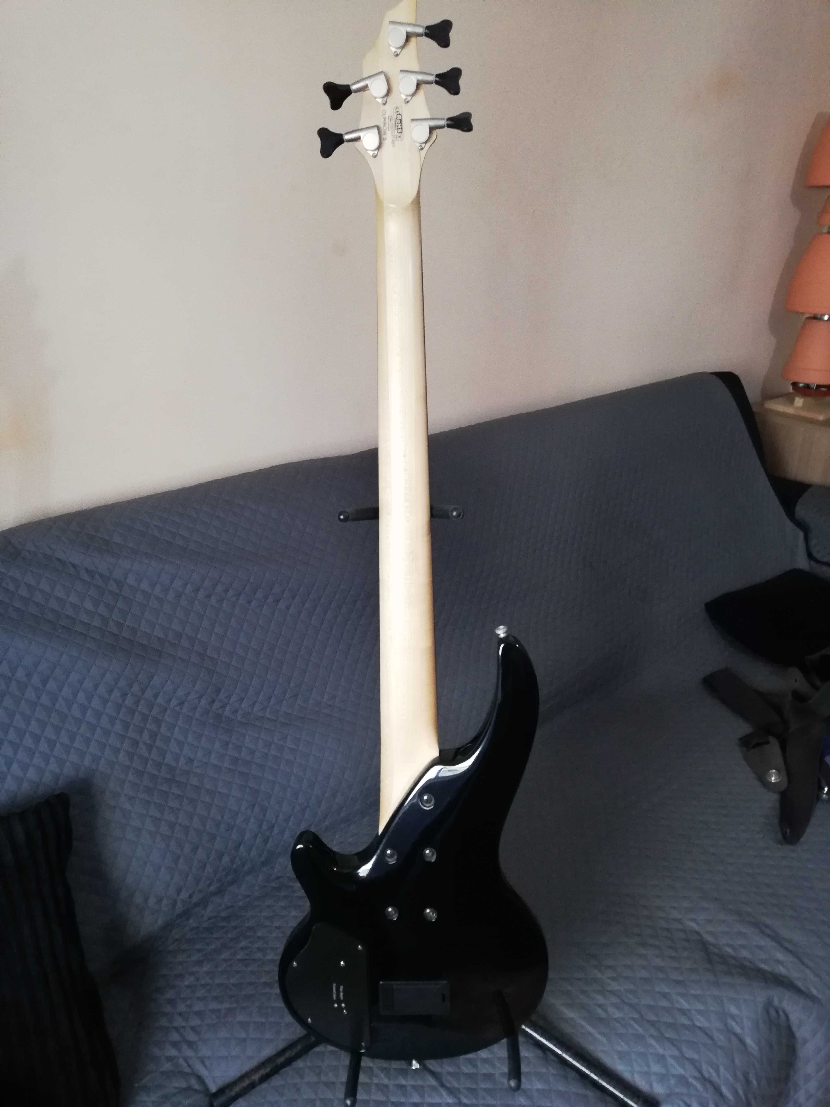 Baixo CORT curbow5 com pickup ativo bartolini  320€