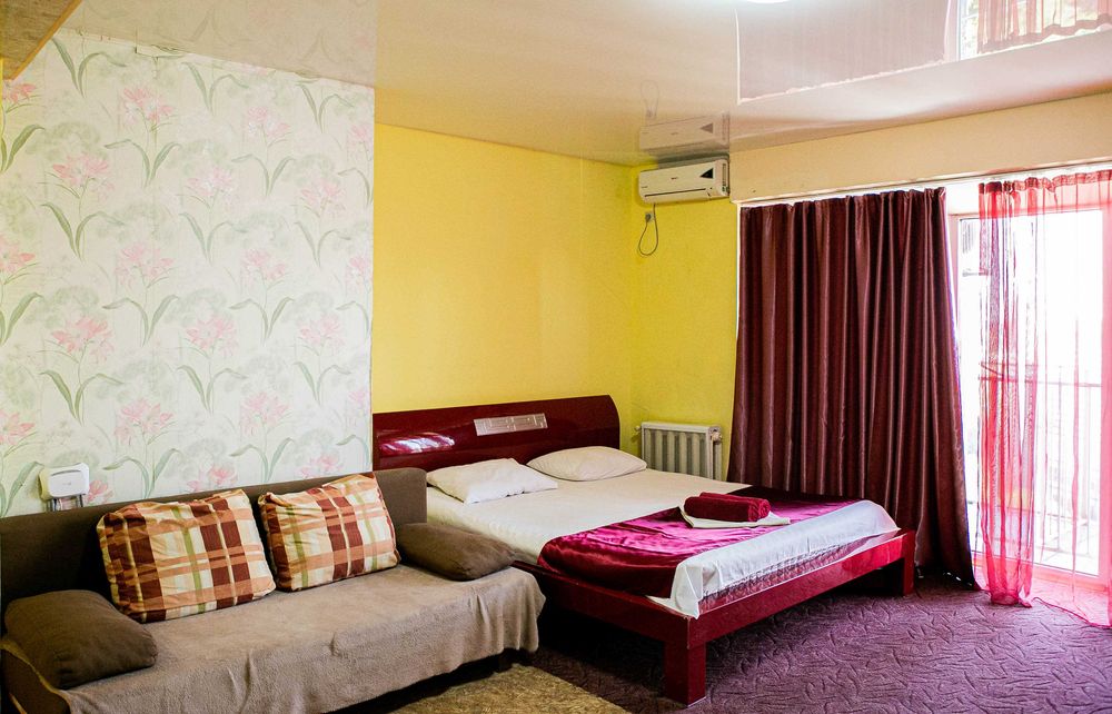 Сдам подобово квартиру, правий берег біля лікарні