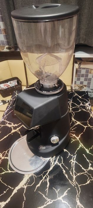 Продам професійну кавомолку Fiorenzato F64e