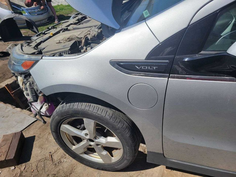Крило Шевроле Вольт 2011-2015 ліве, праве Chevrolet Volt 1