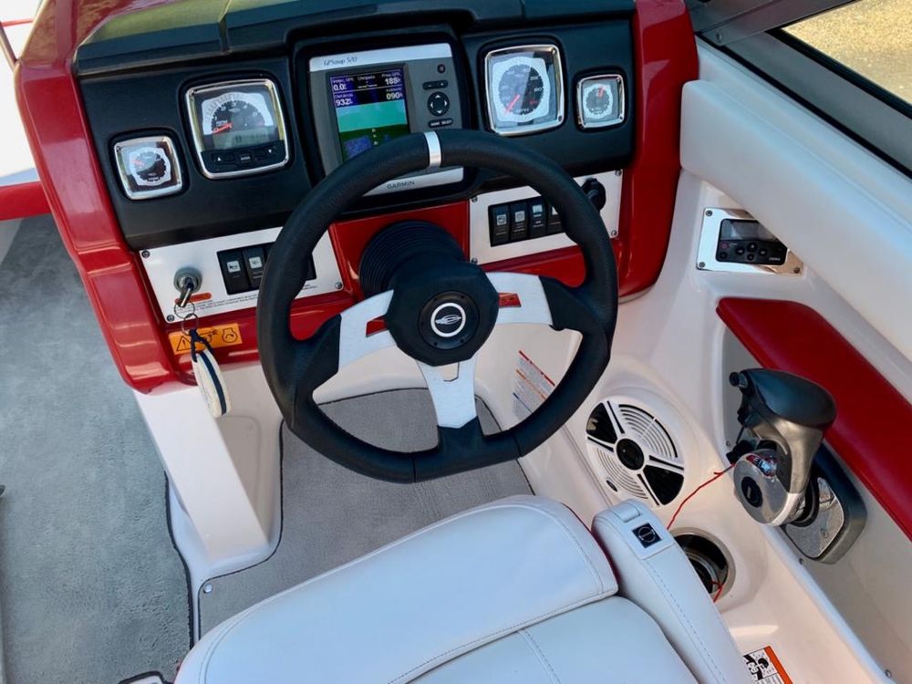 Barco chaparral 216 SSI
