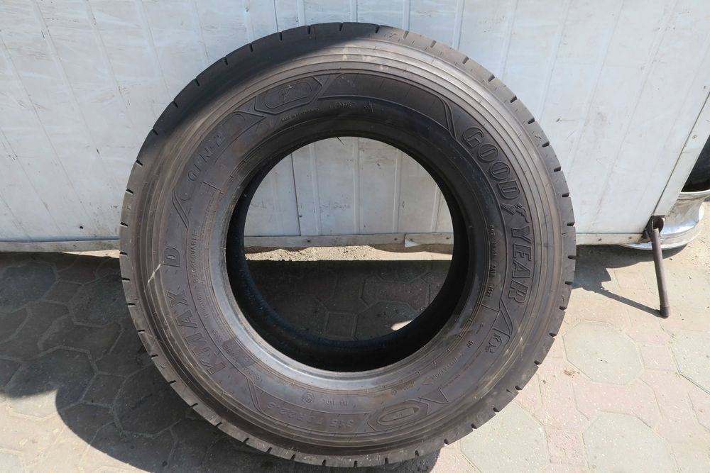 315/70R22.5 Good Year KMAX D GEN-2 / 22-24 r / 12-17mm / 8 szt.
