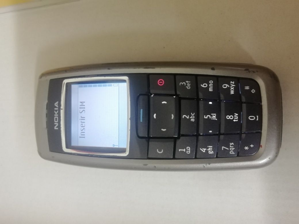 Nokia 2600 usado