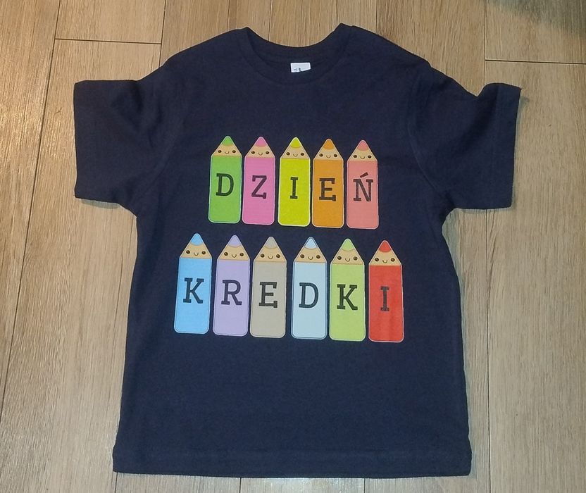 Koszulki na dzień jeża, pluszowego miska, kredki od 2 do 14 lat