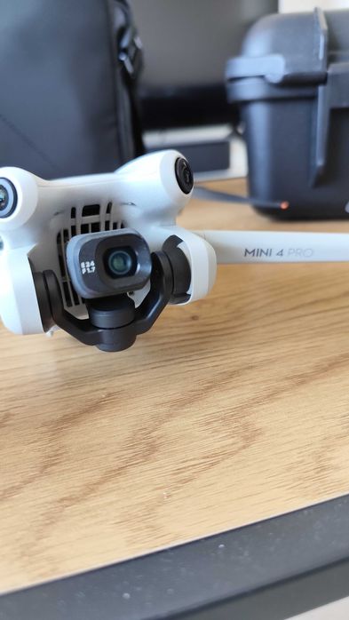 DJI mini 4 pro fly more combo RC2 com seguro + acessórios