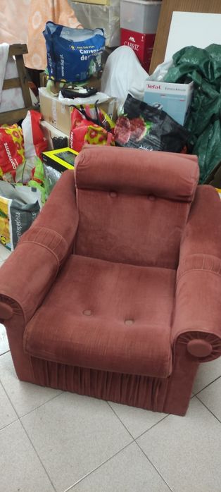 Cadeirão antigo muito confortável