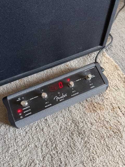 Combo Fender Telecaster + MUSTANG GT100 + MGT-4