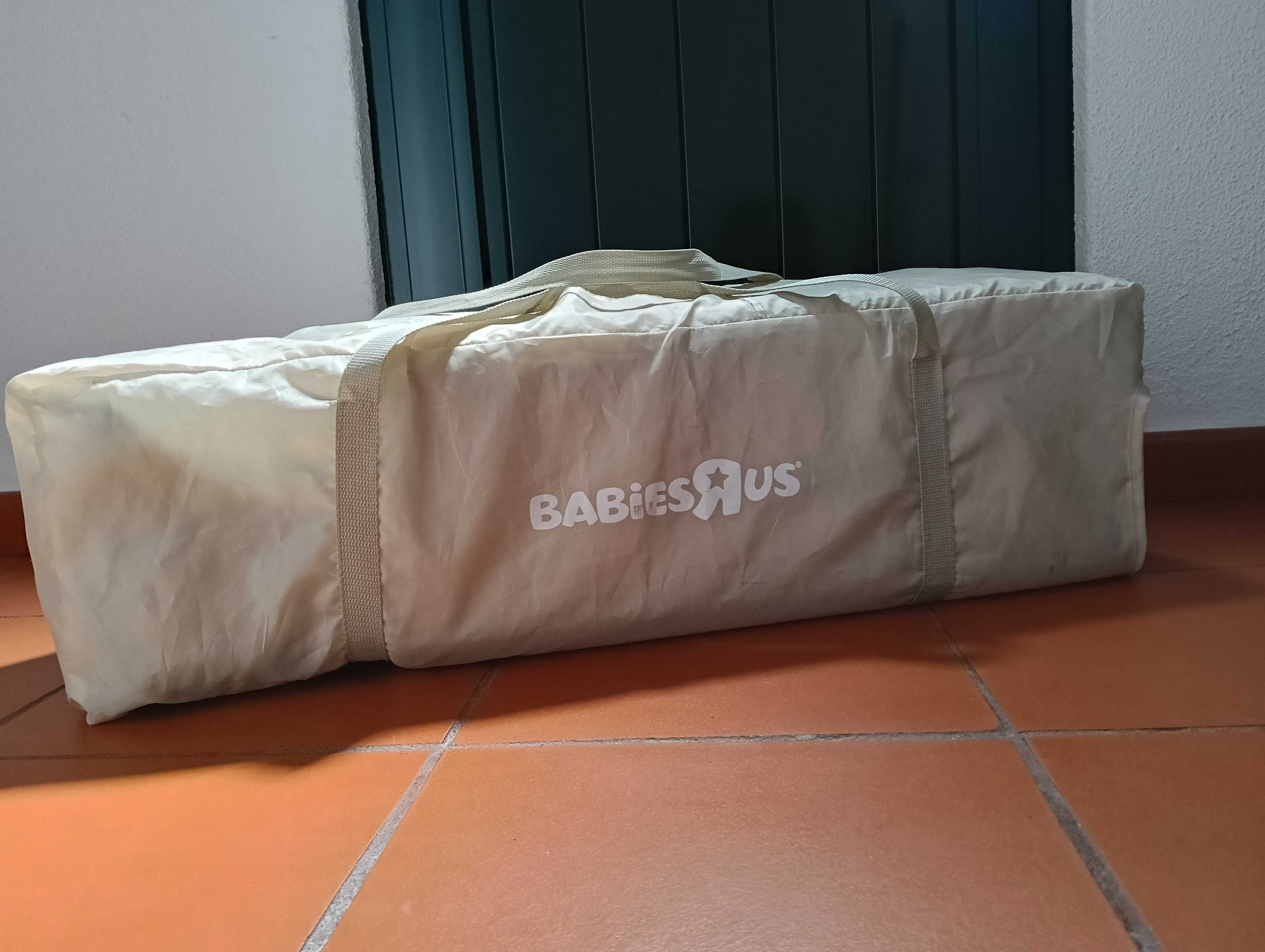 Cama de viagem semi nova