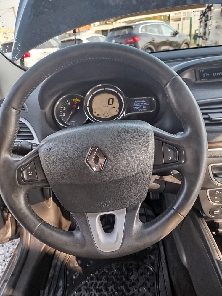 Renault Mégane Sport Tourer 1.5 dCi Dynamique 110cv – Janeiro 2011