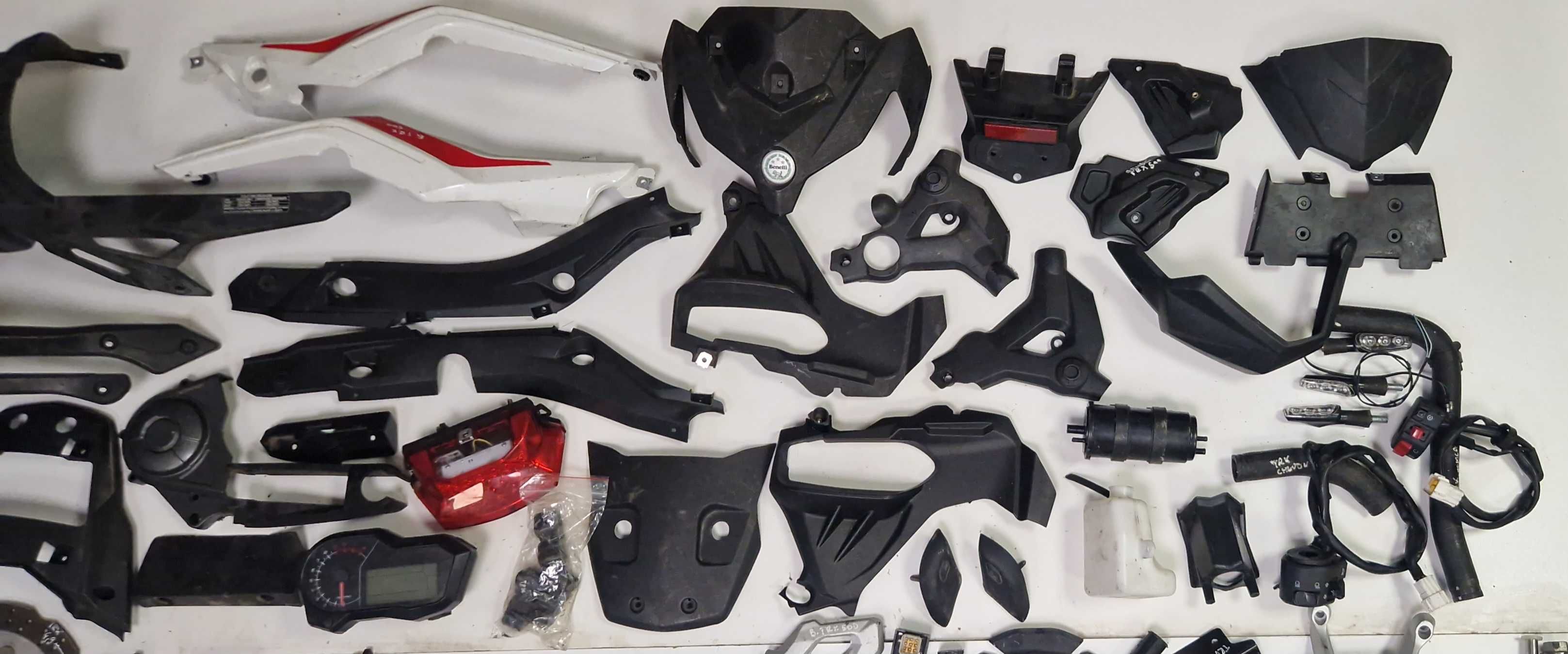 Benelli TRK 502 tarcza zacisk stopka nóżka moduł stacyjka mocowanie oś
