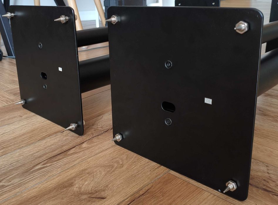 Standy pod kolumny głośnikowe Norstone Stylum 2 Stand Czarny kolor