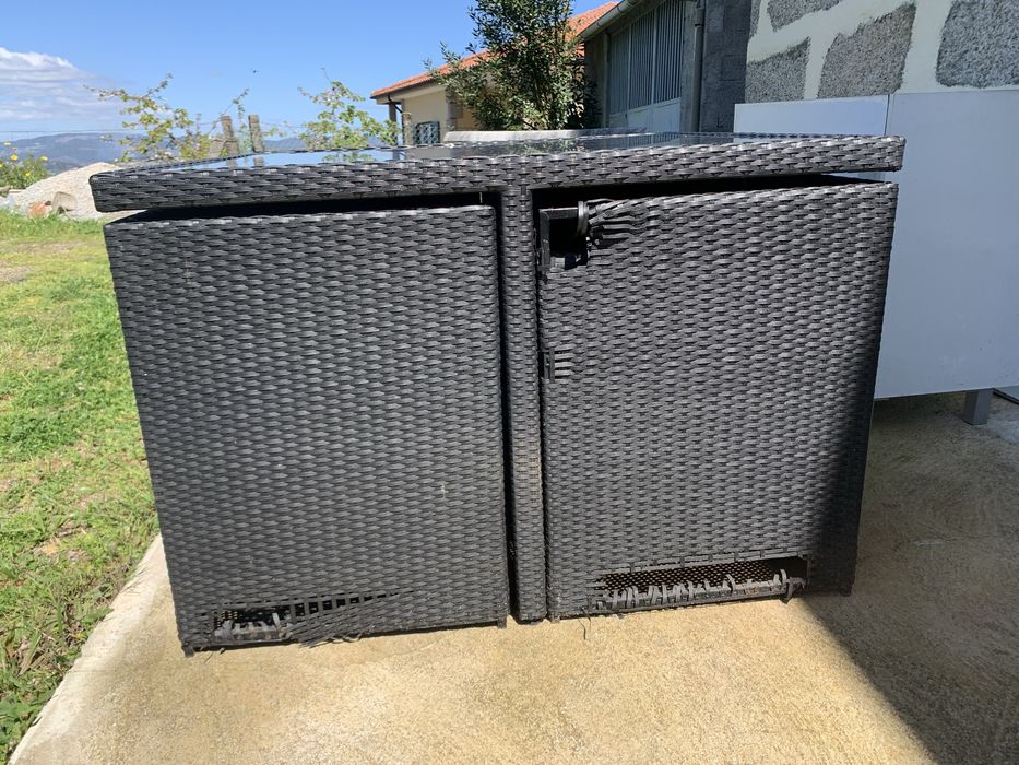 Mesa jardim em rattan e alumínio com tampo de vidro