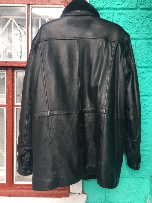 Шкіряна чоловіча куртка
