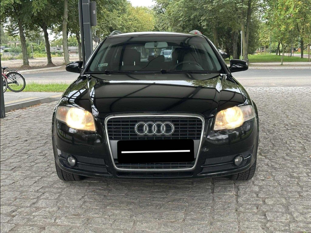 Ładna Audi A4 b7   1.6 8v z gazem klimatronik