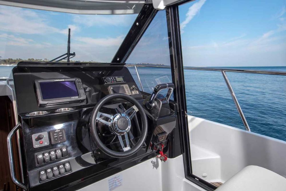 MERRY FISHER 1095 + YAMAHA 2X FL300US +autopilot +joystic