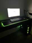 Komputer z monitorem + klawiatura + podkładka