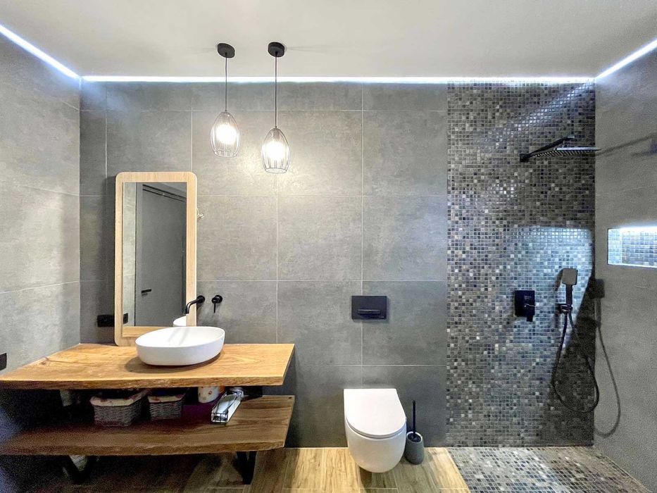 Продам стильный новый дом на  Роменской.