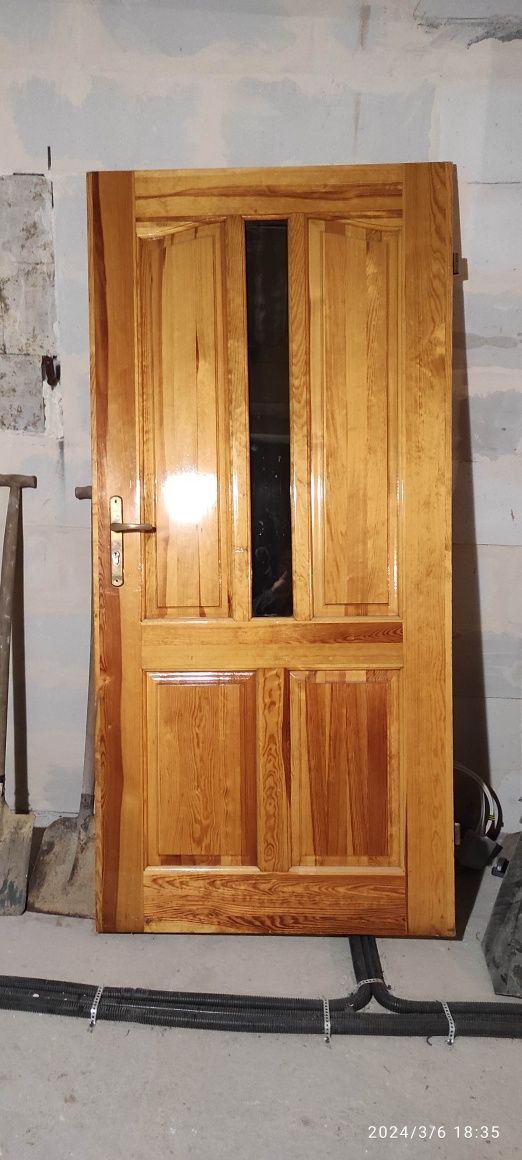 Solidne drewniane zewnetrzne drzwi 90 na budowe lub budynku gospodarcz