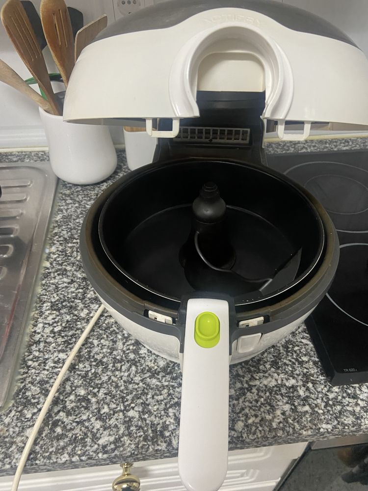 Actifry da Tefal com todos os acessorios