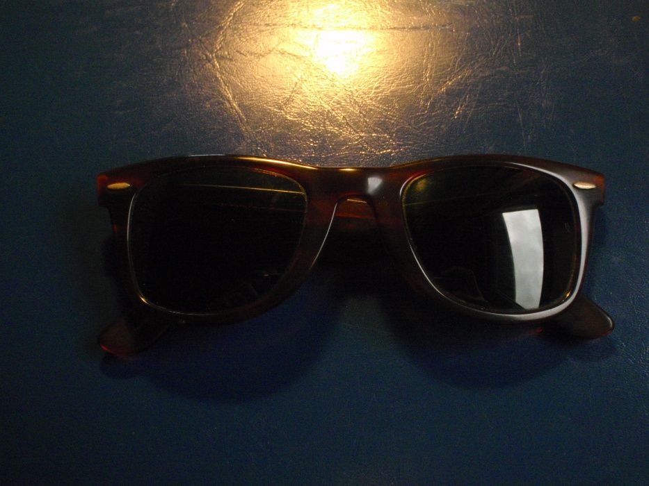 Óculos de Sol Ray-Ban - Bausch & Lomb. USA Wayfarer