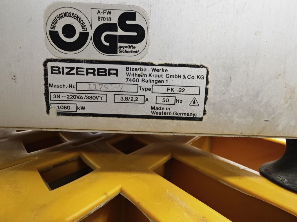 Стрічкова пила для нарізання м'яса Bizerba FK22