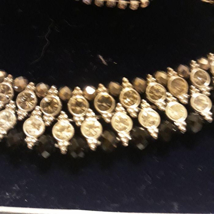 Piękną kolię sprzedam