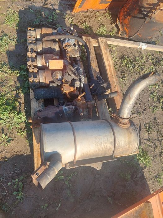 Siłownik hydrauliczny łamania ramienia Łyżki hitachi zx 180 lc