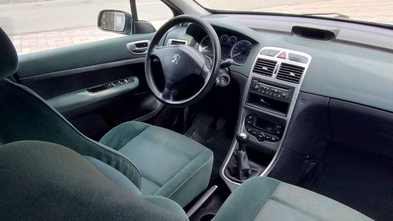 Живий симпатичний універсал Peugeot 307 SW 1.6 MT