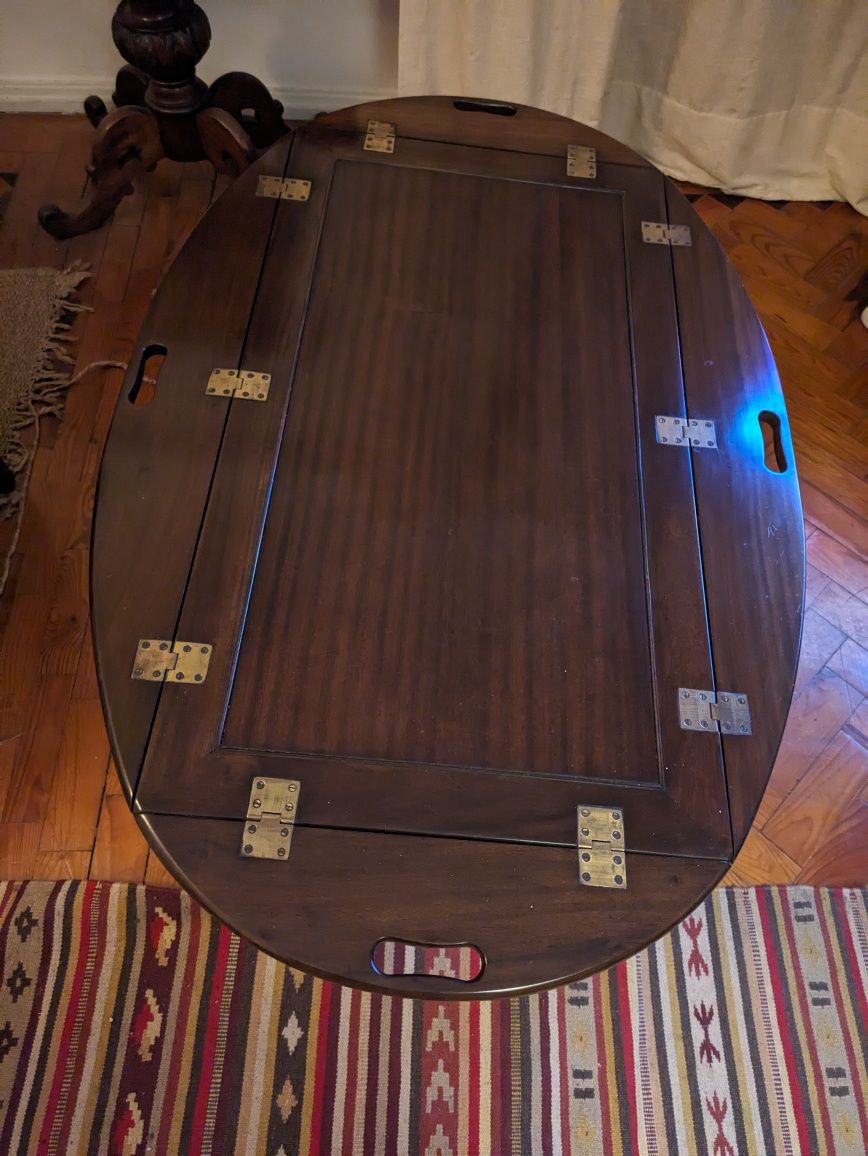 Mesa de centro, de mogno, estilo inglês Jorge III