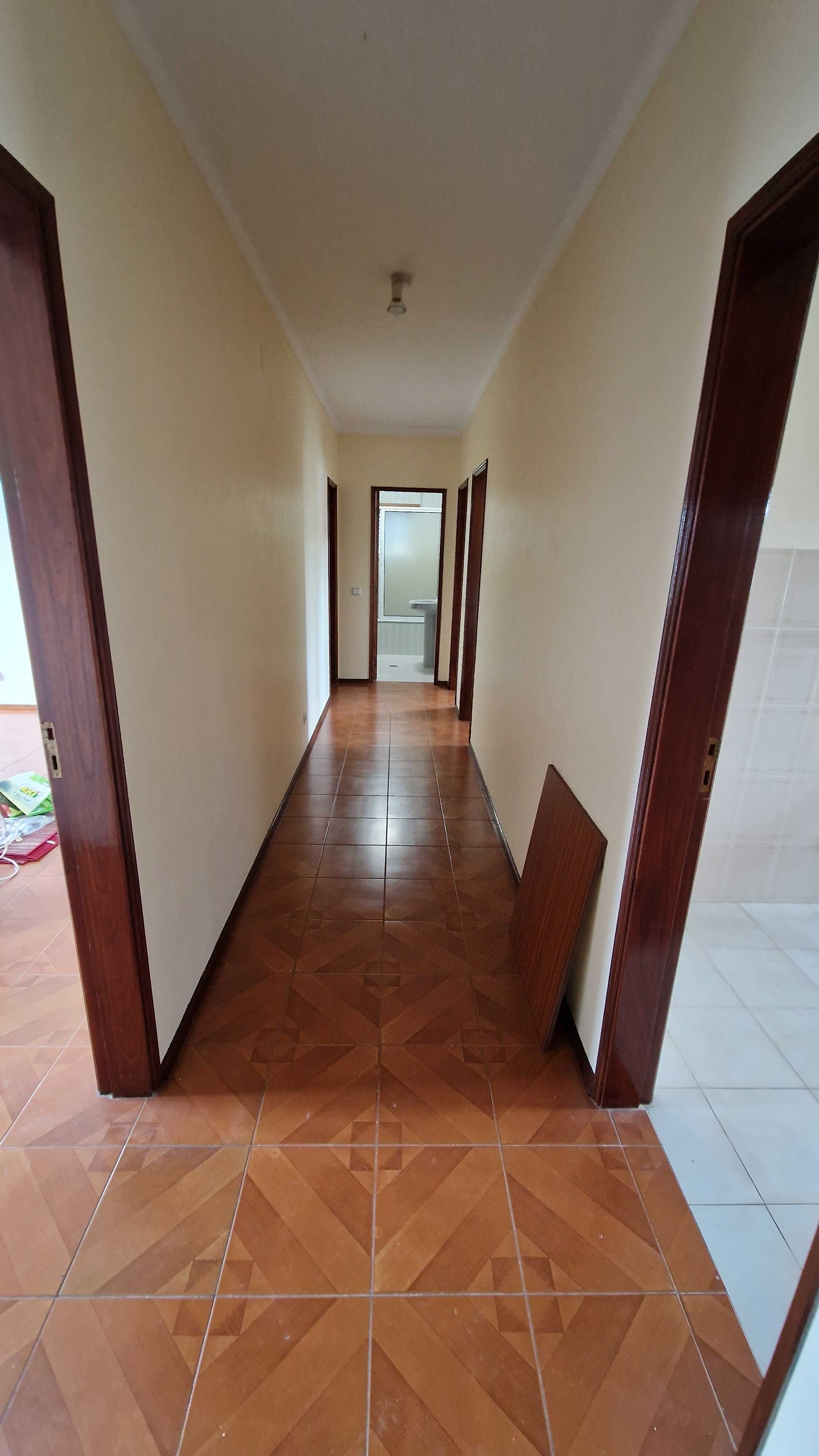Arrenda-se Apartamento T3 | Mira de Aire | Completamente Equipado