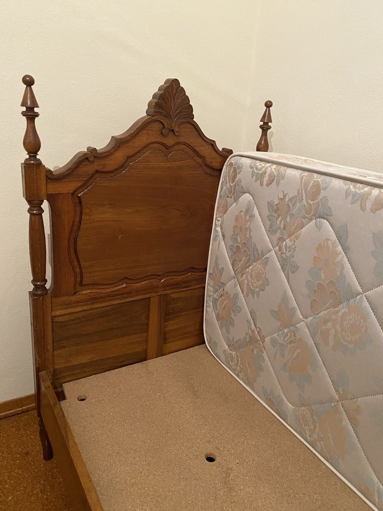 2 camas completas individuais/criança com colchão e estrado