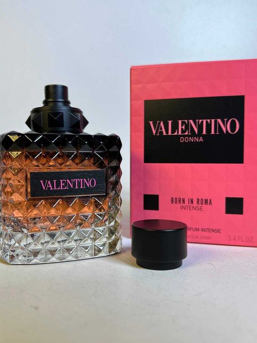 Парфумована вода Valentino Born in Roma Donna Intense